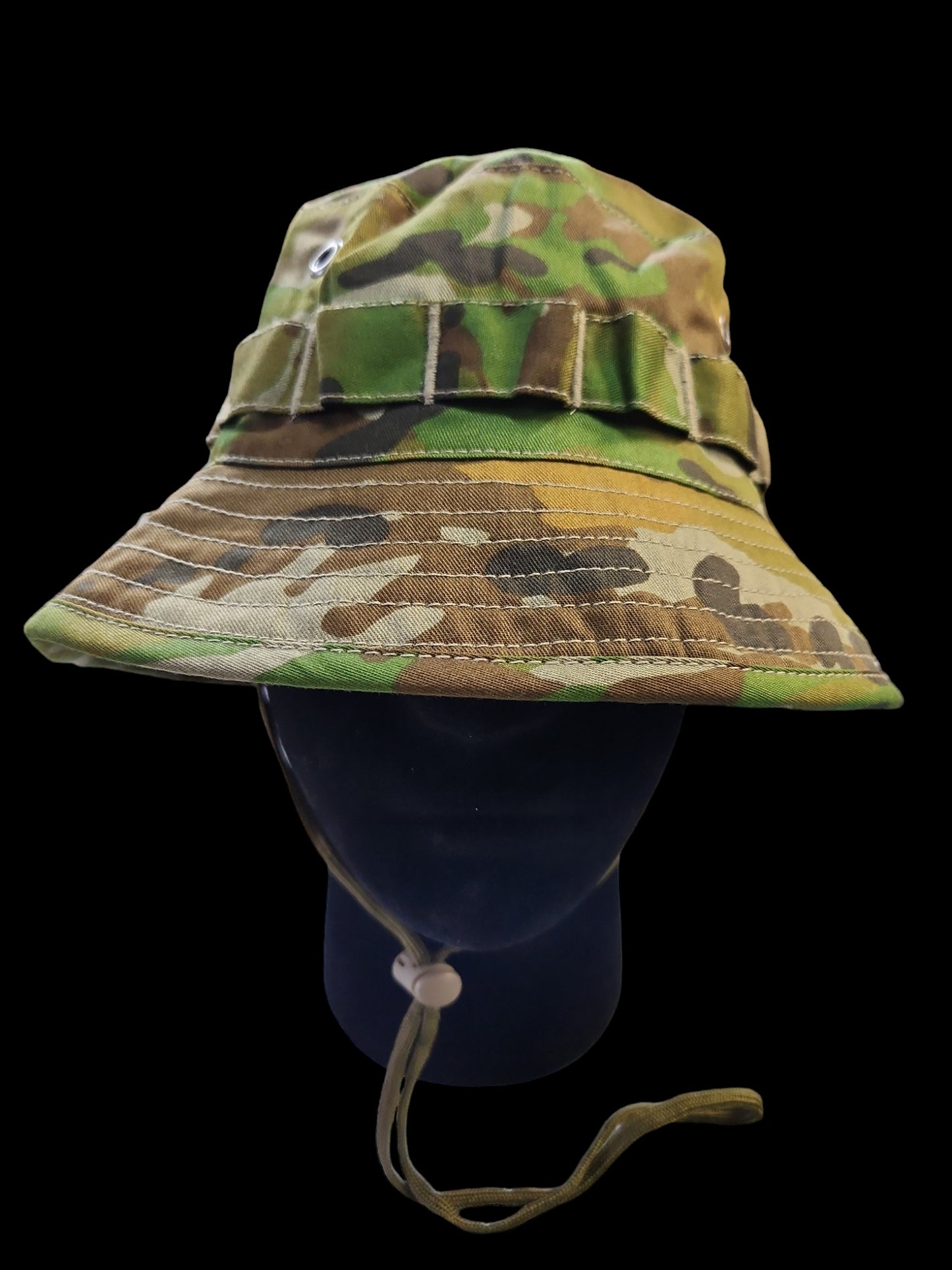 GIGGLE HAT AMC